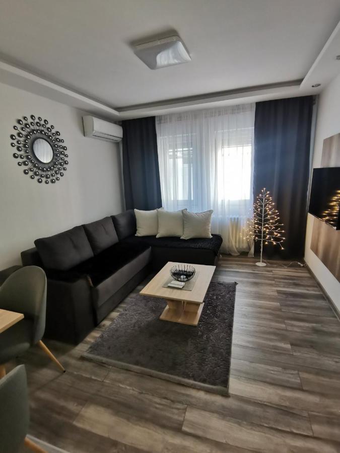 Apartments Isidora Novi Sad Esterno foto